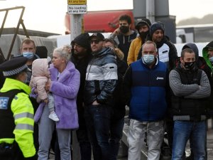 İngiltere Ve Fransa Sınırındaki Gergin Bekleyiş Devam Ediyor