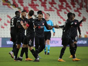 Süper Lig: D.g Sivasspor: 3 - Gençlerbirliği: 1 (Maç Sonucu)