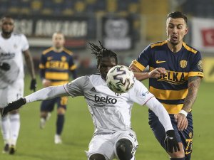 Süper Lig: Mke Ankaragücü: 0 - Beşiktaş:0 (İlk Yarı)