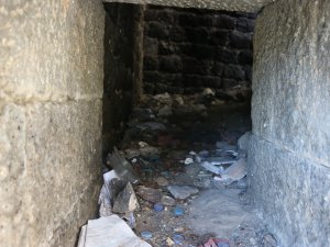 Unesco Dünya Kültür Mirası Listesi’ndeki Diyarbakır Surlarının İçi Çöplükle Dolu
