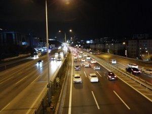 Sokağa Çıkma Kısıtlamasının Başlamasıyla E-5’te Trafik Yoğunluğu