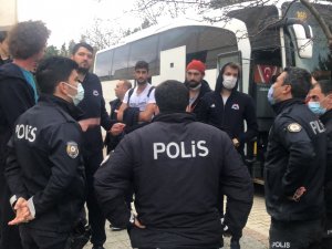 Seyircisiz Maçta Olay Çıktı Polis Biber Gazı İle Müdahale Etti