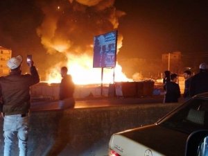 Lübnan’da Mültecilerin Kaldığı Kampta Yangın