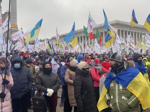 Ukrayna’daki İşletme Sahibi Protestoculara Maddi Destek