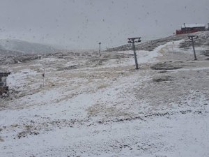 Uludağ’a Yılbaşı Öncesi Beklenen Kar Düştü