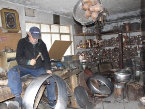 O Akdeniz Bölgesi’nin Son Bakırcısı