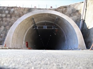 2 Bin 400 Metre Tünelle Bağlanan Kömürhan Köprüsü Açılışa Hazır