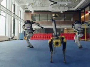 Boston Dynamics Robotları Yeni Yıl Dansı İle Hayran Bıraktı