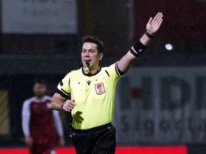 Kayserispor-beşiktaş Maçını Fırat Aydınus Yönetecek