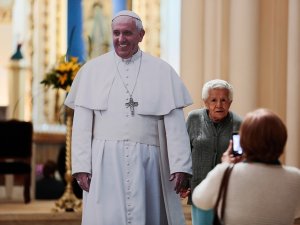 Papa Francis Siyatik Ağrısı Nedeniyle Yılbaşı Ayinini Yönetemeyecek