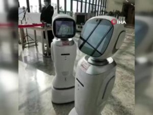 Çin’de İki Robotun Tartıştığı Anlar Sosyal Medyada Gündem Oldu