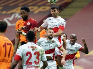 Süper Lig: Galatasaray: 0 - Antalyaspor: 0 (İlk Yarı)