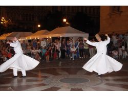 Budapeşte’nin En Büyük Katedralinin Önünde Kurulan Ramazan Çadırına...