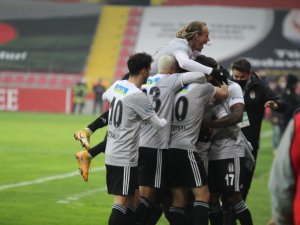 Kartal Zirveye Kanat Çırptı