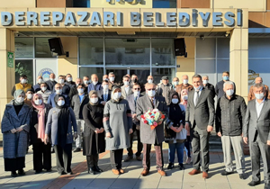 Kovid 19’u Yenen Belediye Başkanı 53 Gün Sonra Çiçeklerle Karşılandı