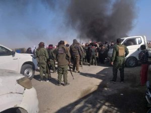 Deyrizor’da Halk, Ypg/pkk’nın Gençleri Zorla Silah Altına Alma Çalışmasını Protesto Etti