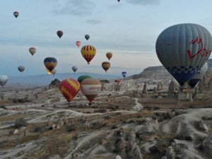 Kapadokya’da Balon Turları İptal Edildi