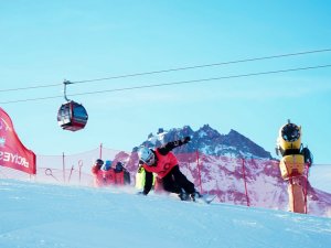 Snowboard İl Birinciliği Nefes Kesti