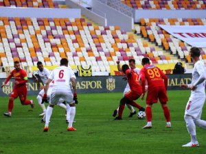 Süper Lig: Yeni Malatyaspor: 1 - Dg Sivasspor: 2 (İlk Yarı)
