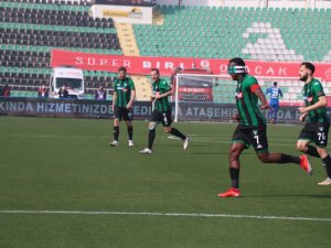 Denizlispor: 0 - Hk Kayserispor: 1 (Maç Devam Ediyor)