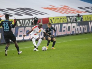 Süper Lig: Trabzonspor: 1 - Göztepe: 0 (İlk Yarı)