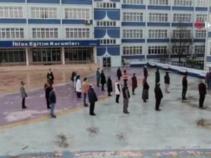 İstanbul’da Bayrak Töreni Düzenledi