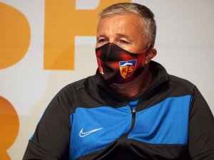Dan Petrescu: "Amacımız Maçlar Kazanarak Kulübü Üst Sıralara Çıkarmak"