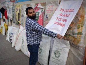 Çuvalla Para Kazanıyor...
