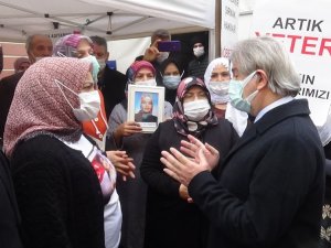 Kültür Ve Turizm Bakan Yardımcısı Demircan, Evlat Nöbetindeki Aileleri Ziyaret Etti