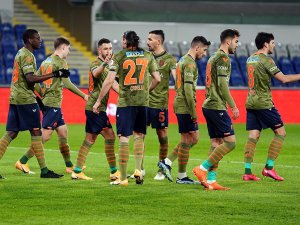 Medipol Başakşehir, Konuk Olduğu Tuzlaspor’u 5-1 Mağlup Ederek Adını Çeyrek Finale Yazdırdı