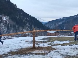 Artvin’de Unutulmaya Yüz Tutmuş ‘Koçivara’ Oyunu Yeniden Oynanmaya Başlandı