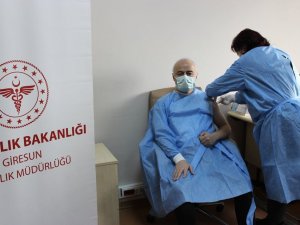 Giresun’da Korona Virüs Aşısı Sağlık Çalışanlarına Uygulanmaya Başlandı