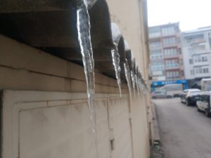 Eskişehir’de Don Ve Buzlanma