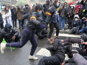 Fransa’da “Küresel Güvenlik” Yasası Protestoları Devam Ediyor