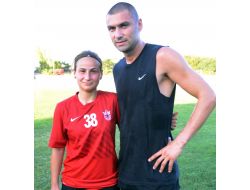 Burak Yılmaz’dan Kadın Futbolculara Destek