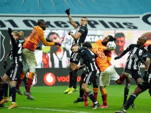 Süper Lig: Beşiktaş: 0 - Galatasaray: 0 (İlk Yarı)