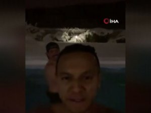 Josef Sözünde Durdu, Buz Tutmuş Havuza Atladı