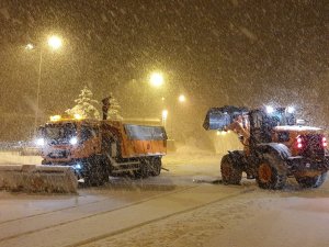 Zigana Geçidinde Kar Yağışı Etkili Oluyor