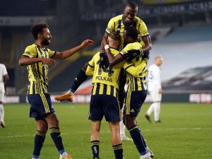 Süper Lig: Fenerbahçe: 2 - Ankaragücü: 0 (İlk Yarı)
