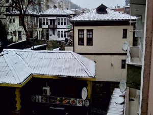 Rize Güne Kar Yağışı ile Uyandı