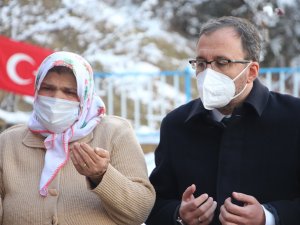 Bakan Kasapoğlu’ndan Eren Bülbül’ün Mezarına Ziyaret