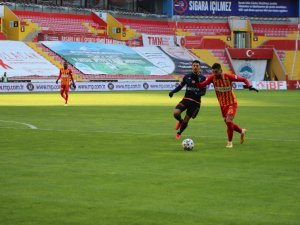 Süper Lig: Kayserispor: 1 - Medipol Başakşehir: 0 (İlk Yarı)