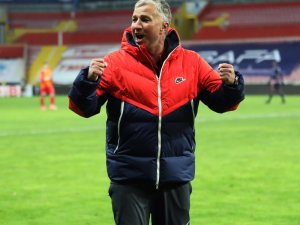 Petrescu İlk Galibiyetini Aldı