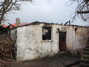 Giresun’da Çıkan Yangında Yaşlı Adamı Komşuları Kurtardı