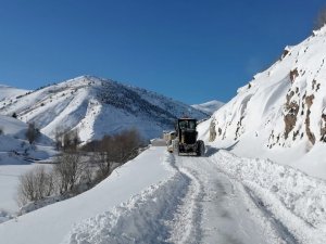 Gümüşhane’de Kapalı Köy Yollarının Tamamı Açıldı