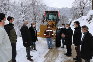 Başkan Türüt, Köy Köy Dolaşıp Karla Mücadele Çalışmalarını Yerinde Takip Etti