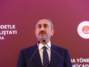 Adalet Bakanı Abdulhamit Gül: "Yargıya Kimse Parmak Sallayamaz"
