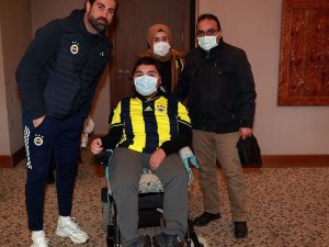 Fenerbahçeli Futbolculardan Anlamlı Davranış