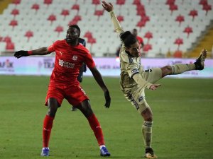 Fenerbahçe, Deplasmanda Sivasspor İle 1-1 Berabere Kaldı