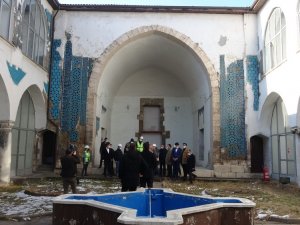 Çinilerine Paha Biçilemiyor, 8 Asırlık Yapıda Restorasyon Başladı